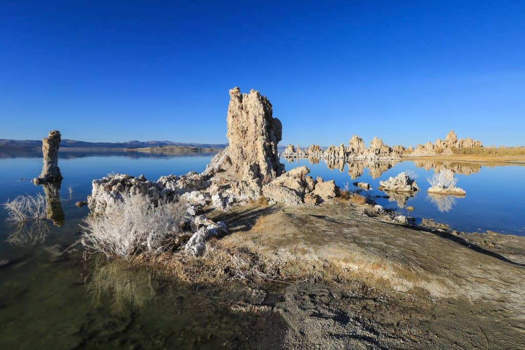 Walking along Mono Lake is like being on another planet