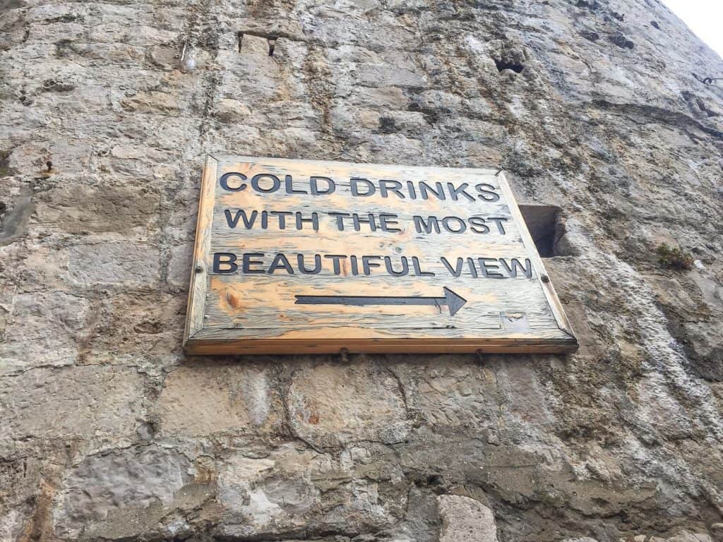 Sign to "cold drinks"