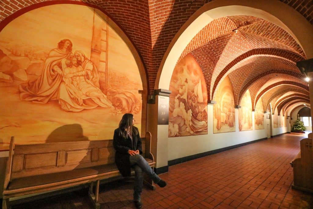 The original murals can be seen throughout the hotel