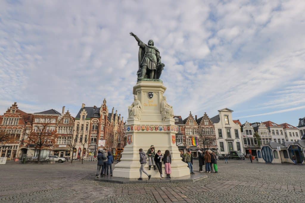 The statue of Jacob van Artevelde tributes him as a hero in Ghent