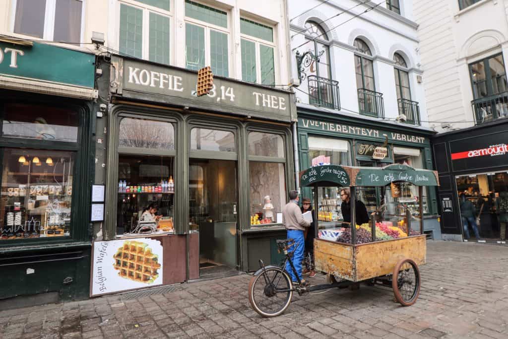 Koffie 3,14 Thee (next to Tierenteyn-Verlent) has yummy Liege waffles