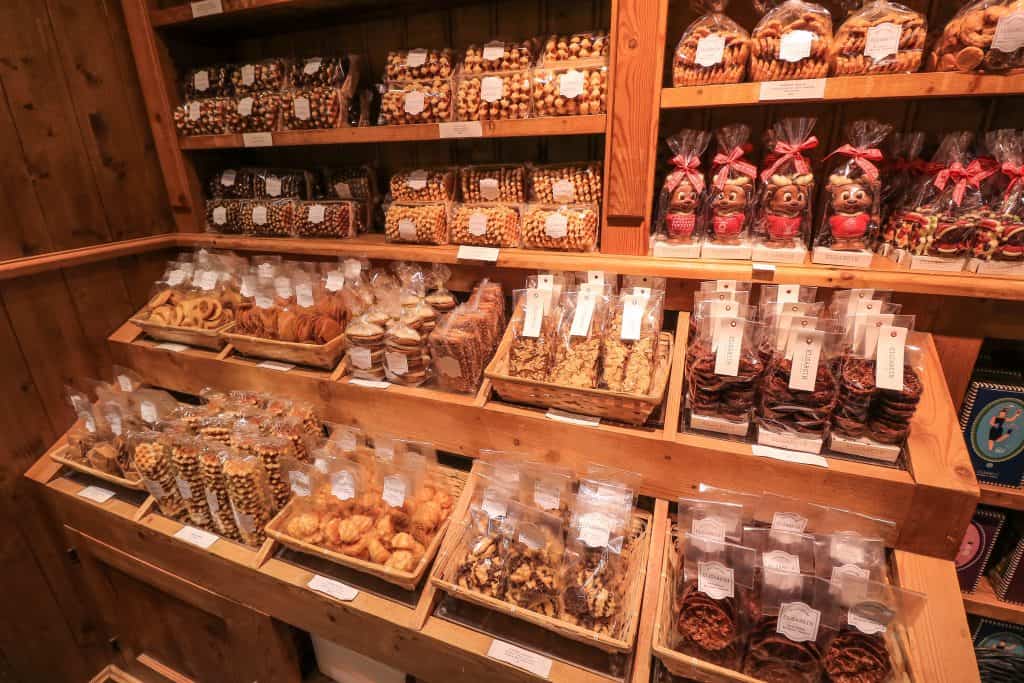 Elisabeth sweet shop really has so many yummy treats!