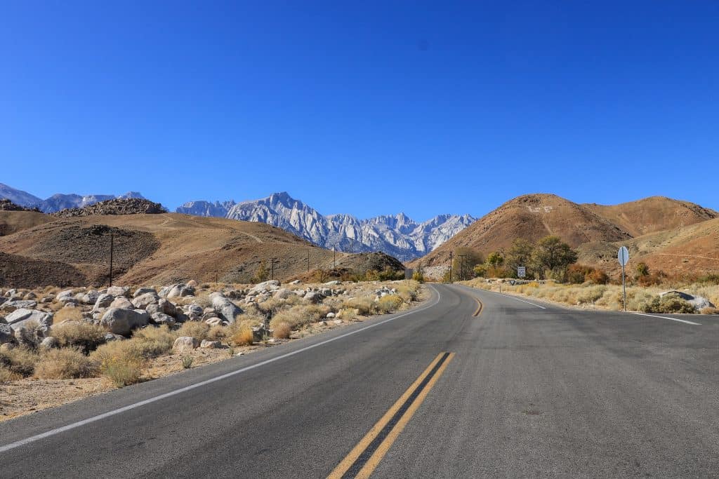 Entering Alabama Hills from the town of Lone Pine