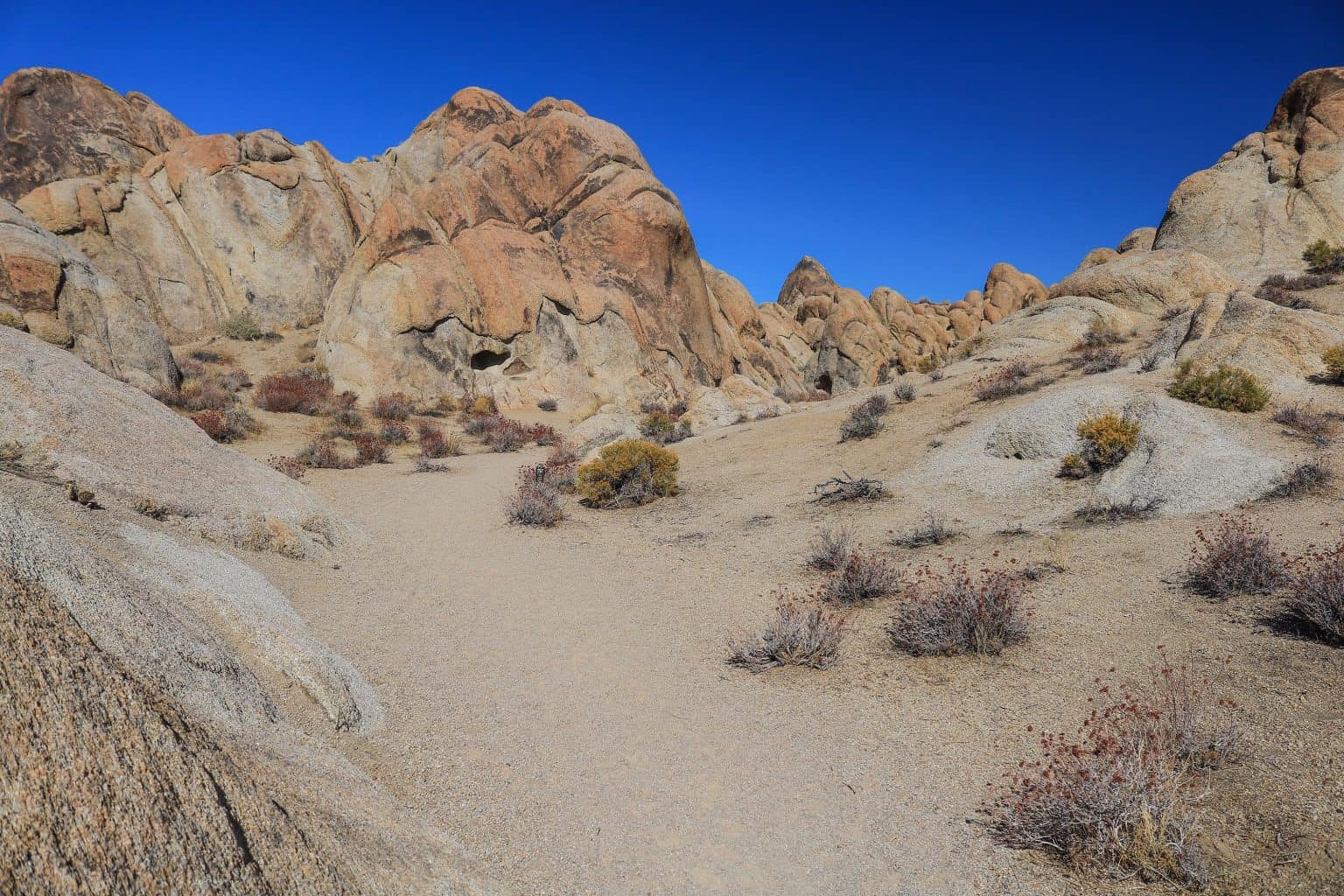 9 Natural Wonders To See In The Alabama Hills In California - Traveling
