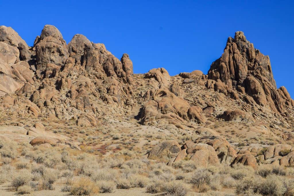 Eye of the Alabama Hills Arch from the road