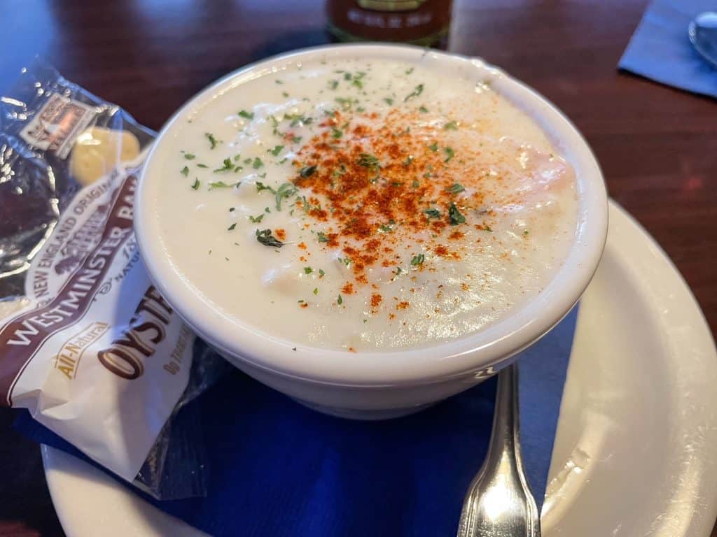 A cup of clam chowder soup.