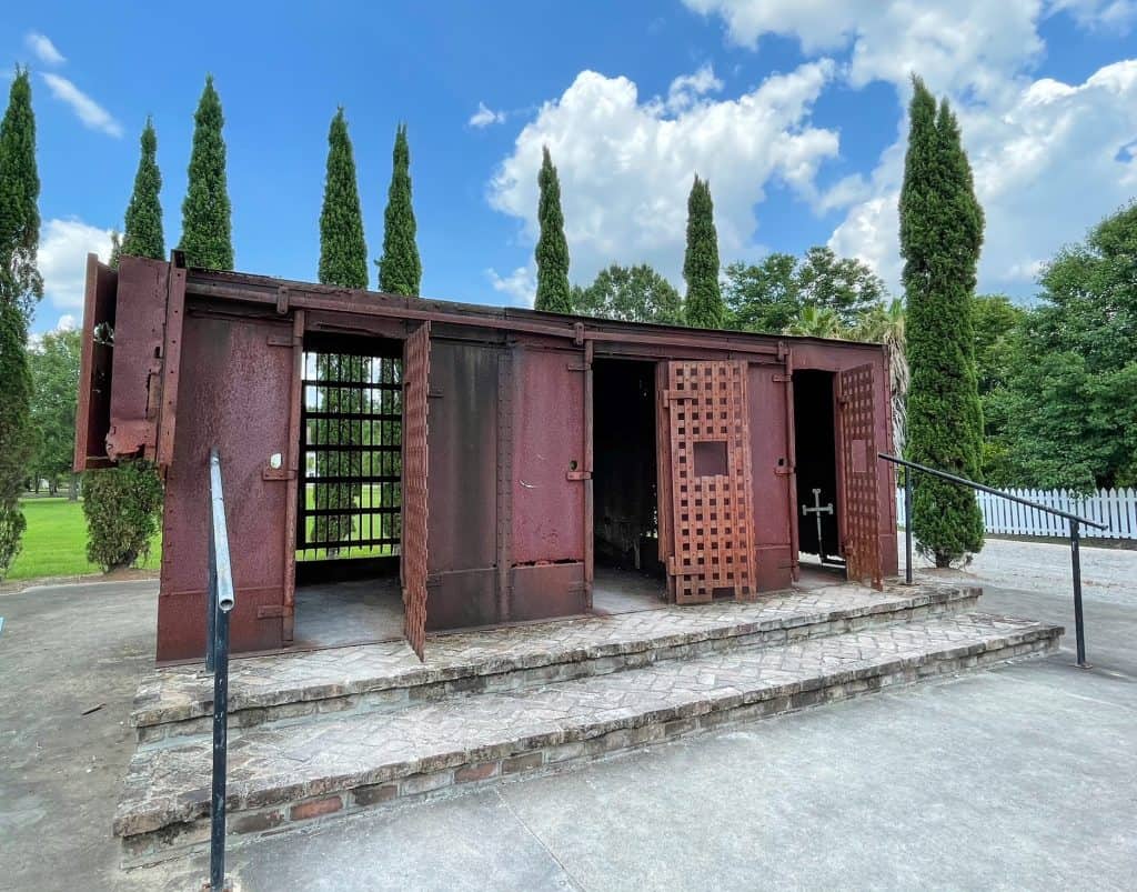A metal holding cell where slaves were forced to wait when being sold.