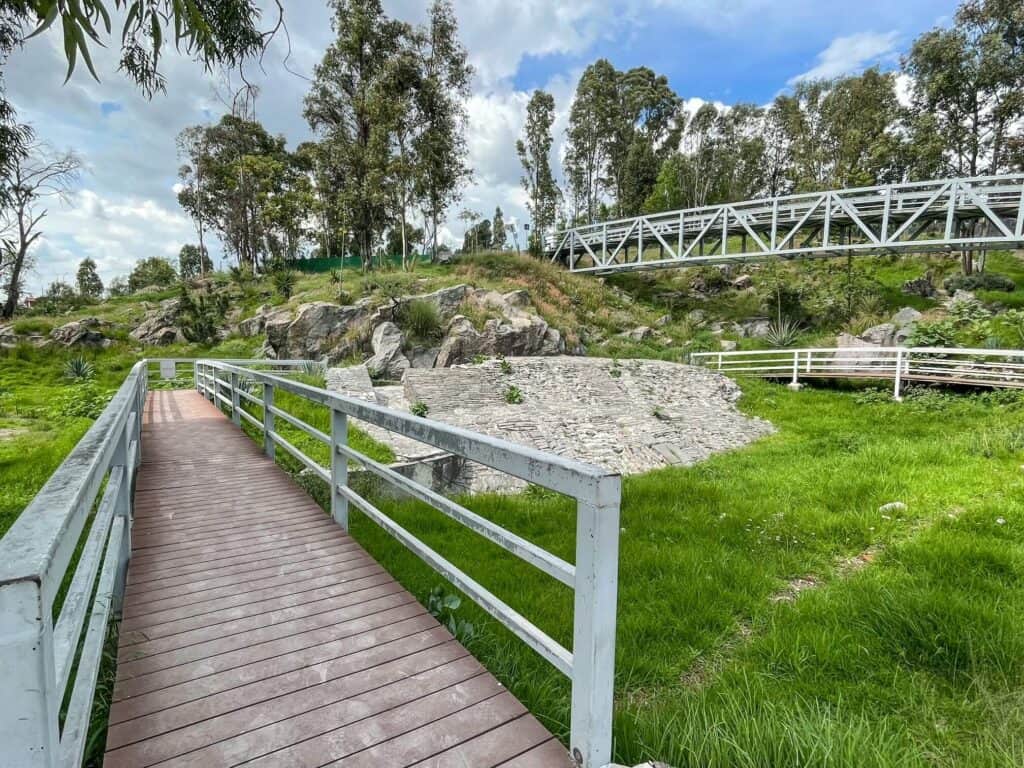 A beautiful bridge and grassy area in the Historic Zone of Los Fuertos.