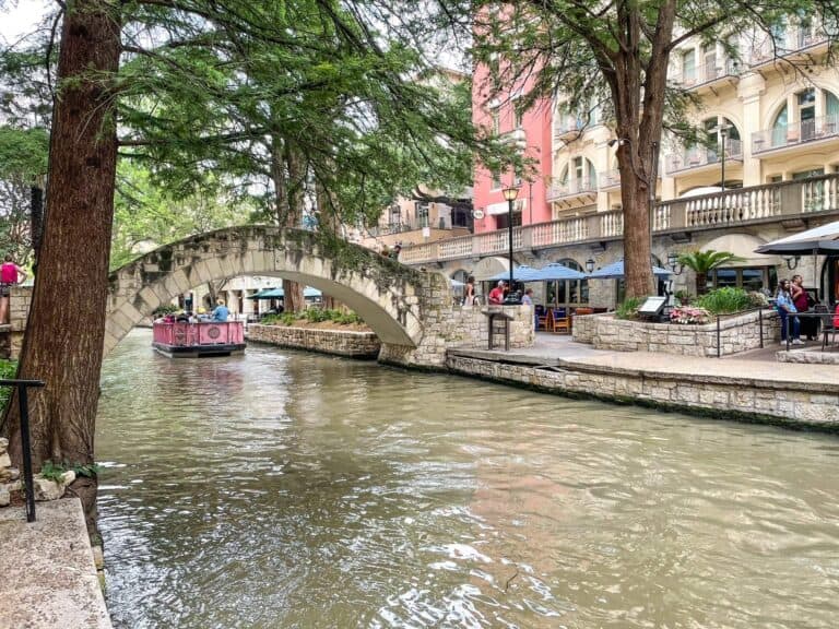 7 Best Places To Stay in San Antonio Along The Scenic Riverwalk